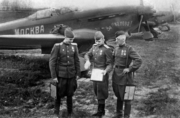 Истребители. «Прикрой, атакую!» - i_040.jpg