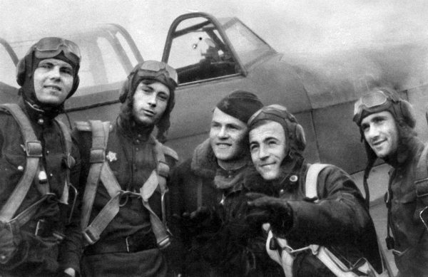 Истребители. «Прикрой, атакую!» - i_042.jpg