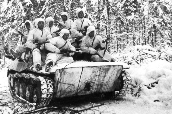 Танкисты. «Мы погибали, сгорали…» - i_044.jpg