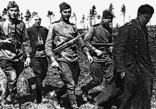 Фронтовые разведчики. «Я ходил за линию фронта» - i_015.jpg