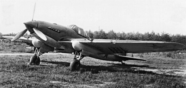 Штурмовики. «Мы взлетали в ад» - i_003.jpg