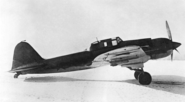 Штурмовики. «Мы взлетали в ад» - i_004.jpg