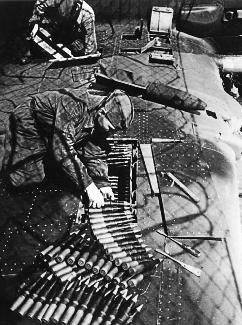 Штурмовики. «Мы взлетали в ад» - i_038.jpg