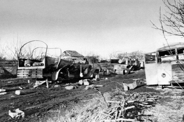 Штурмовики. «Мы взлетали в ад» - i_040.jpg