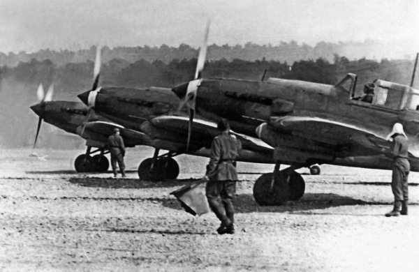 Штурмовики. «Мы взлетали в ад» - i_042.jpg