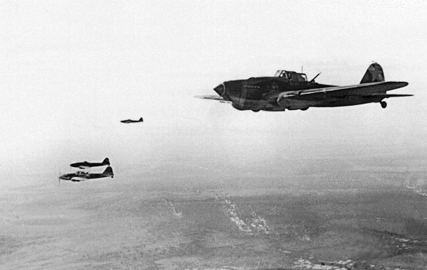 Штурмовики. «Мы взлетали в ад» - i_043.jpg