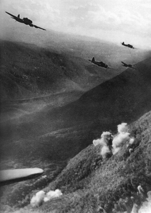 Штурмовики. «Мы взлетали в ад» - i_046.jpg