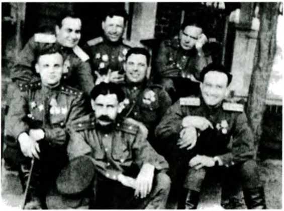 Я дрался на По-2. «Ночные ведьмаки» - i_013.jpg