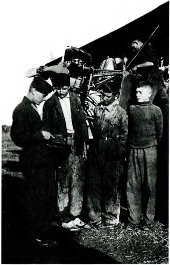 Я дрался на По-2. «Ночные ведьмаки» - i_015.jpg